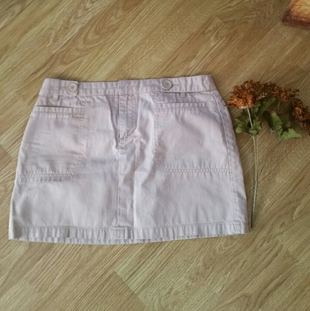 Old Navy creme mini-skirt